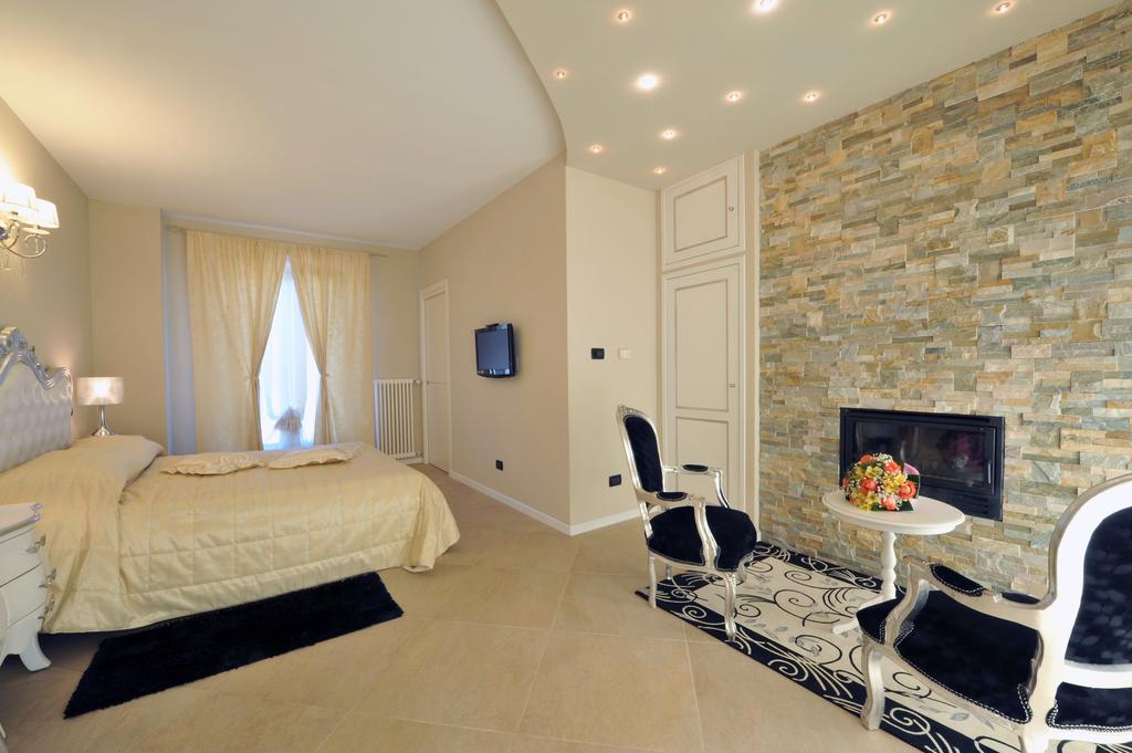 Agriturismo Cascina Varie Castagnito Kültér fotó